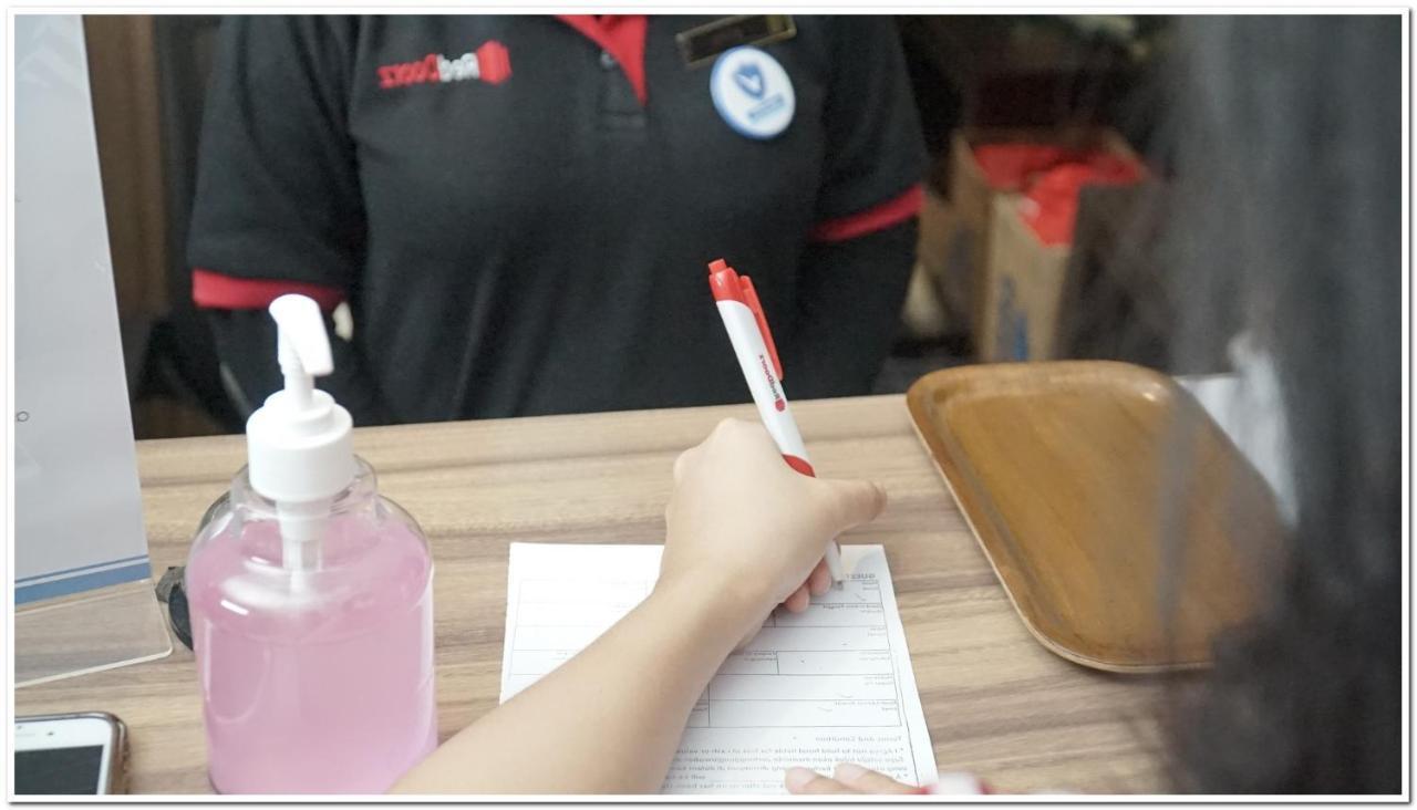 Reddoorz Plus Near Chadstone Mall Bekasi Exteriér fotografie