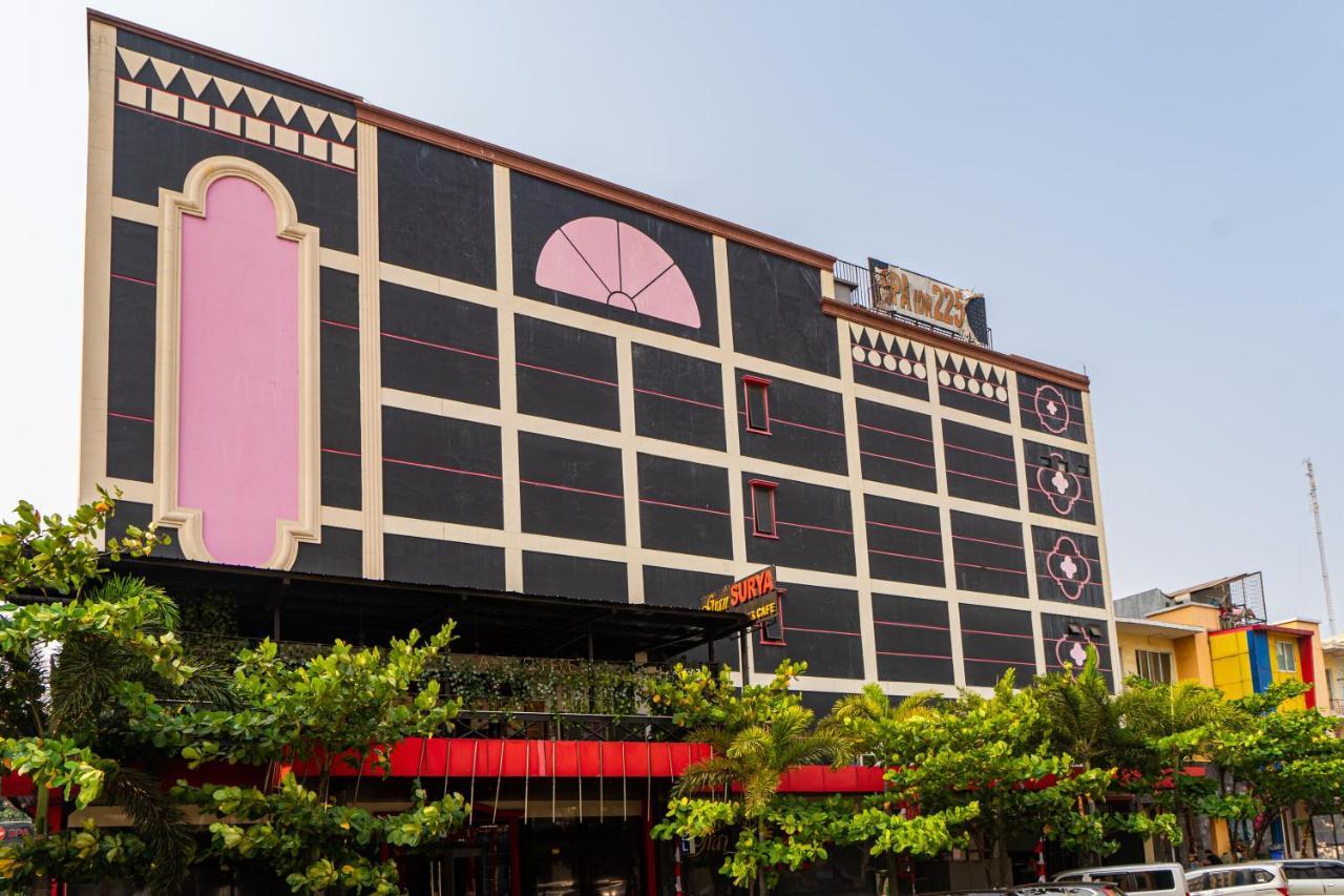 Reddoorz Plus Near Chadstone Mall Bekasi Exteriér fotografie