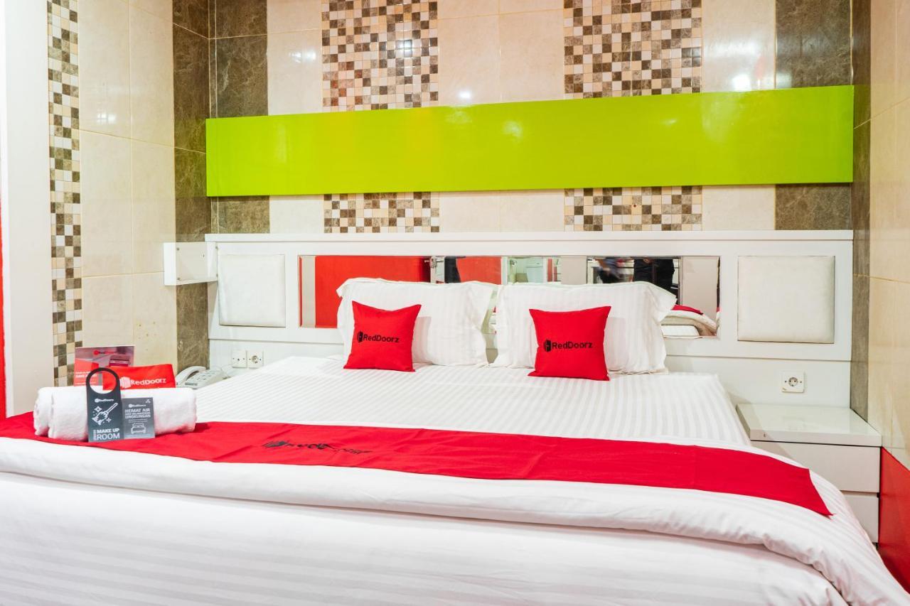 Reddoorz Plus Near Chadstone Mall Bekasi Exteriér fotografie